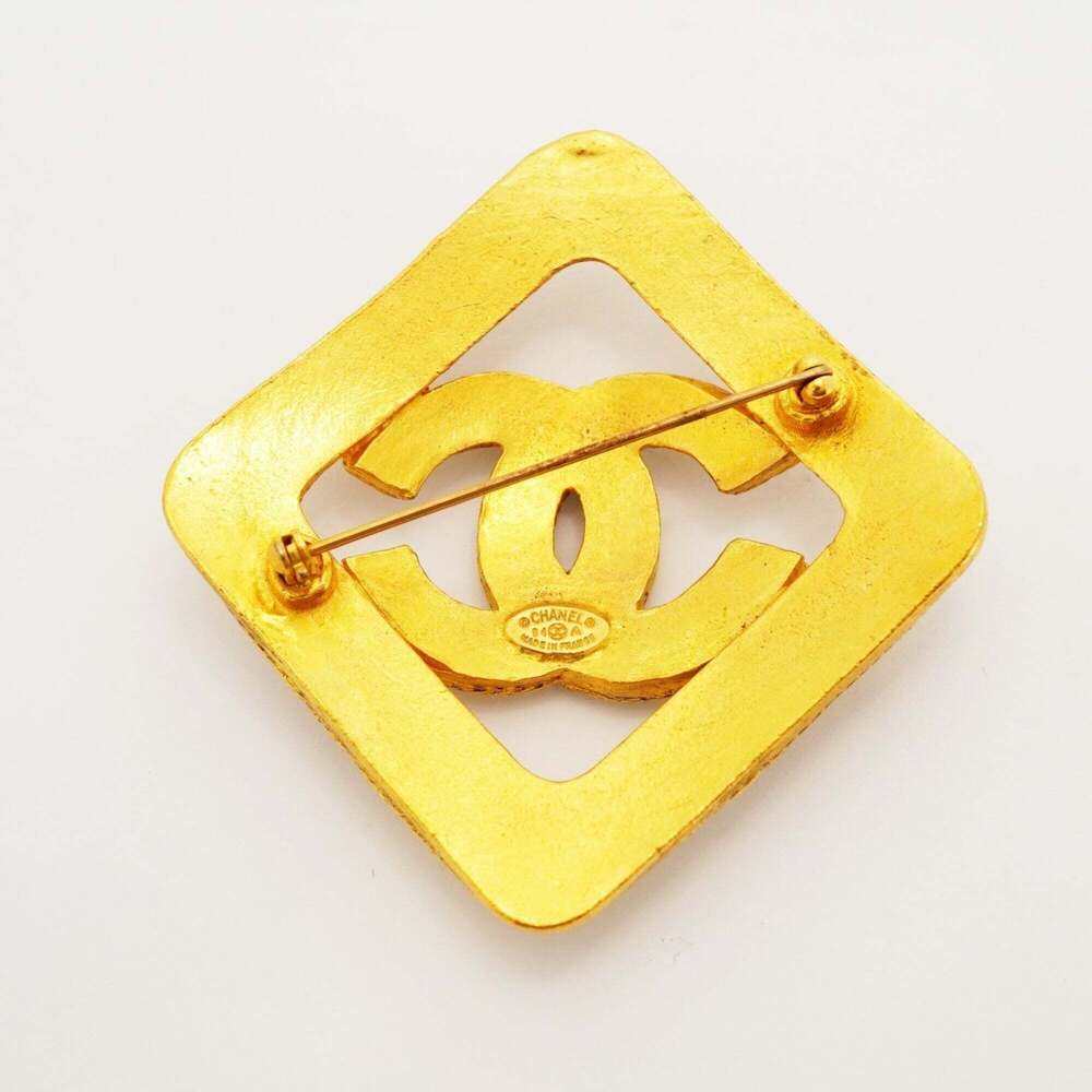 CHANEL Gold Diamond Logo Brooch - Picture 5 of 8
